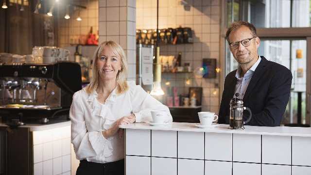 Kathrine Löfberg, Chair of the Board and coffee roaster in the fourth generation Anders Fredriksson, CEO